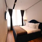 Lunii 6 Apartments