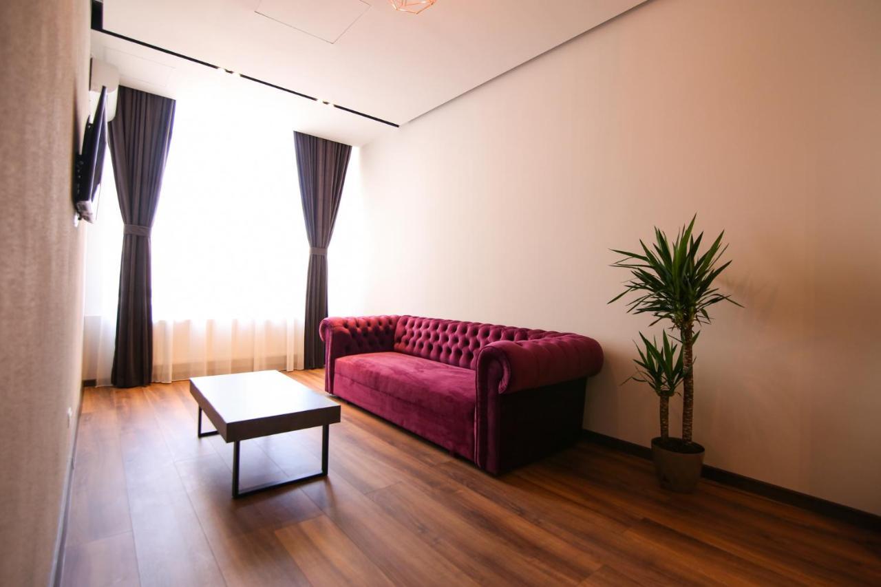 Lunii 6 Aparthotel *