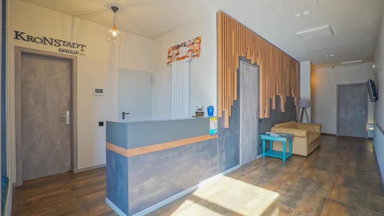Lunii 6 Aparthotel *